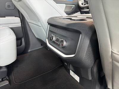 2025 Ford Expedition Platinum®