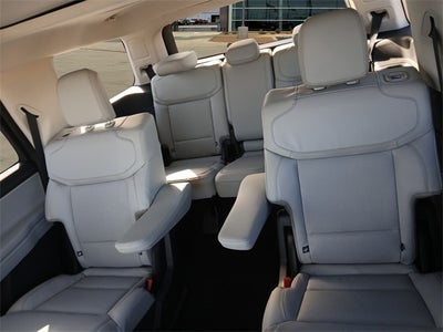 2025 Ford Expedition Platinum®