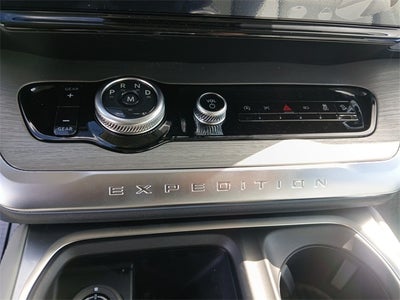 2025 Ford Expedition Platinum®