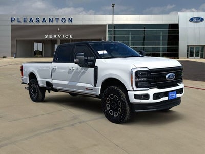 2025 Ford F-350SD Platinum