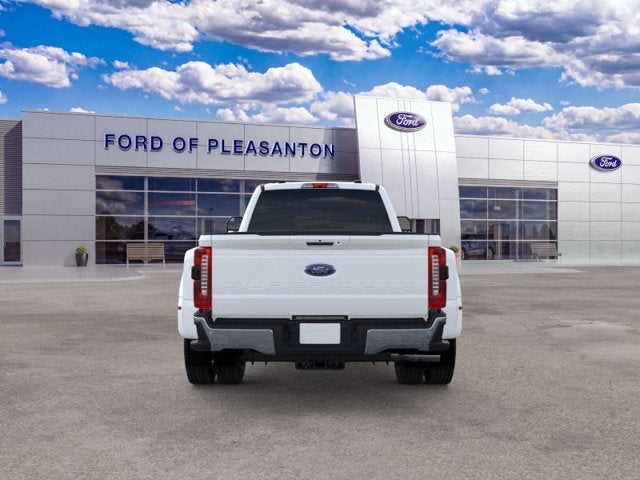 2026 Ford F-450SD F-450® Lariat®