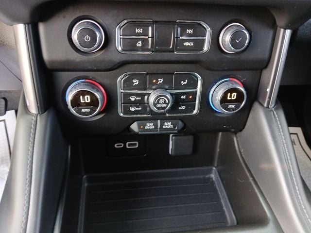 2023 Chevrolet Suburban LS