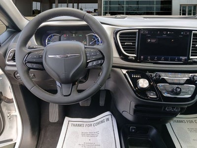 2024 Chrysler Pacifica Hybrid Select