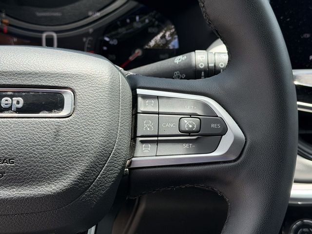 2025 Jeep Compass Base