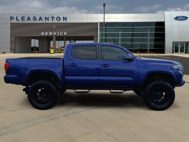 2022 Toyota Tacoma Base