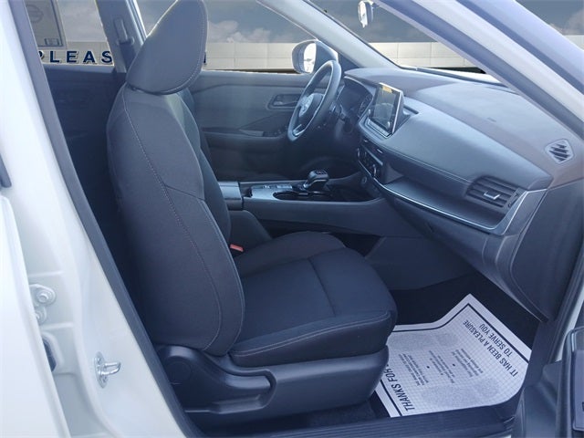 2023 Nissan Rogue Base