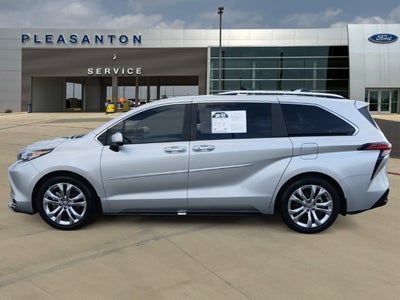 2024 Toyota Sienna Platinum 7 Passenger