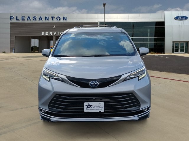 2024 Toyota Sienna Platinum 7 Passenger