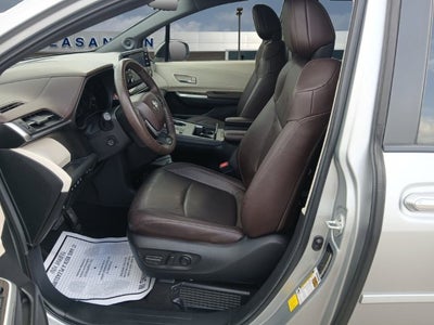 2024 Toyota Sienna Platinum 7 Passenger