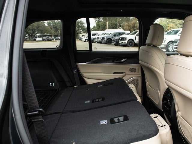 2024 Jeep Grand Cherokee Base