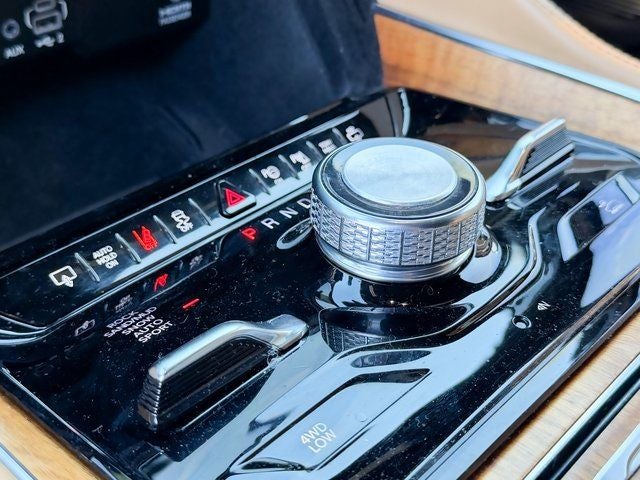 2022 Jeep Grand Wagoneer Series III