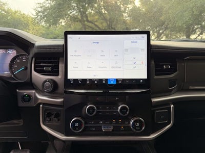 2022 Ford Expedition Max XLT