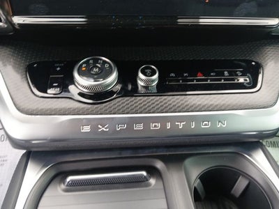 2025 Ford Expedition Platinum®