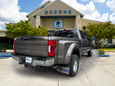 2022 Ford F-350SD Lariat Super Duty