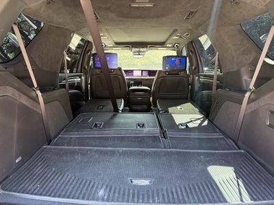 2025 Cadillac Escalade Sport Platinum