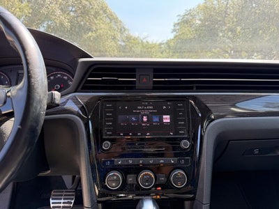 2020 Volkswagen Passat 2.0T R-Line