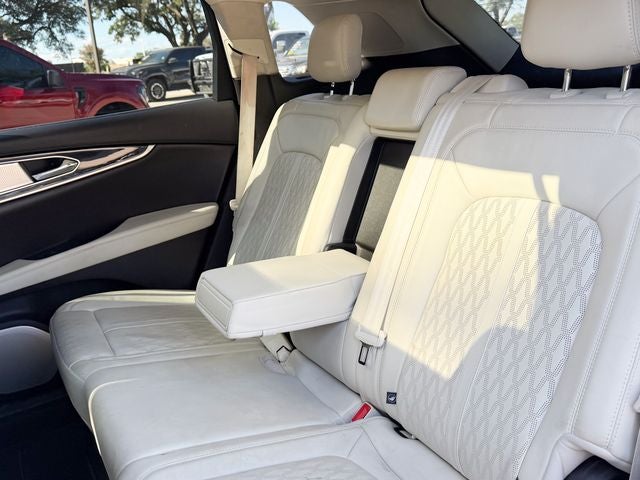 2022 Lincoln Nautilus Black Label