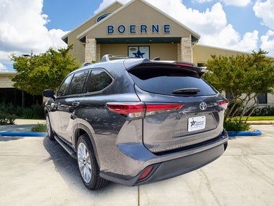 2022 Toyota Highlander LE