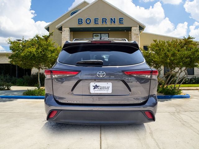 2022 Toyota Highlander LE