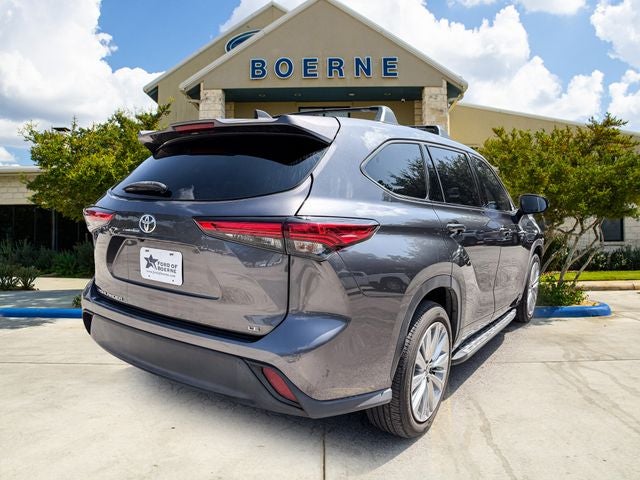 2022 Toyota Highlander LE