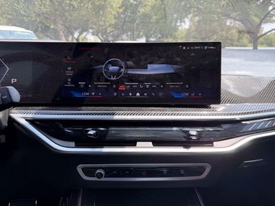 2025 BMW X7 M60i