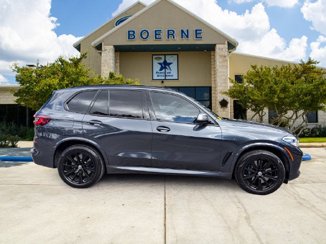 2022 BMW X5 M50i