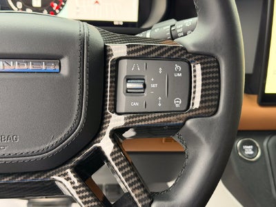 2024 Land Rover Defender 130 P400 X-Dynamic SE