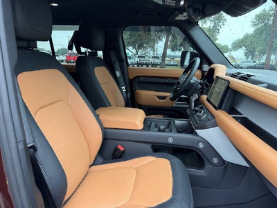 2024 Land Rover Defender 130 P400 X-Dynamic SE