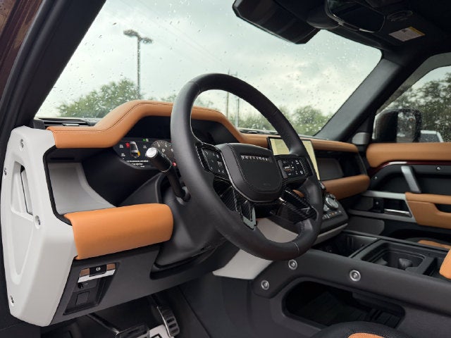 2024 Land Rover Defender 130 P400 X-Dynamic SE