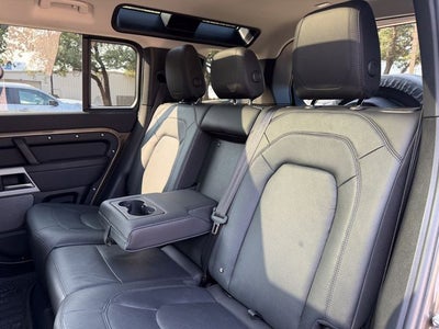 2024 Land Rover Defender 110 P300