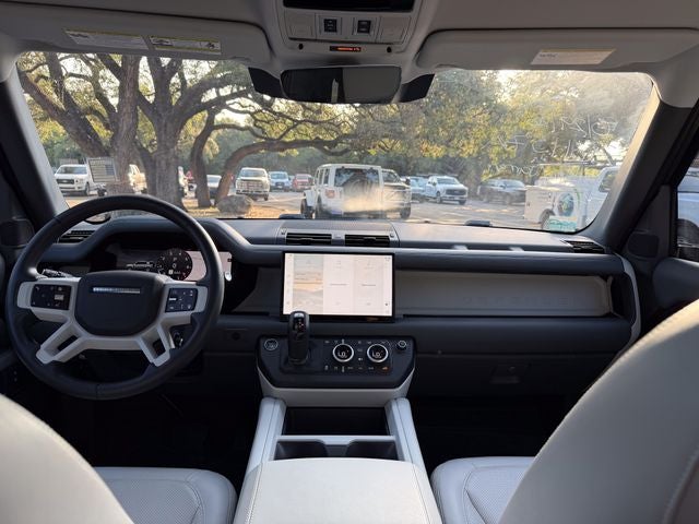 2025 Land Rover Defender 110 P300
