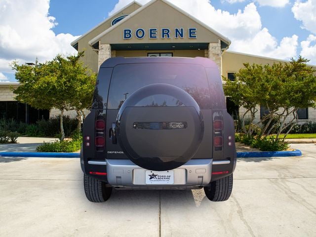 2025 Land Rover Defender 110 P300