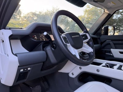 2025 Land Rover Defender 110 P300