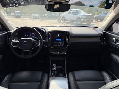 2024 Volvo XC40 B5 Plus Bright Theme
