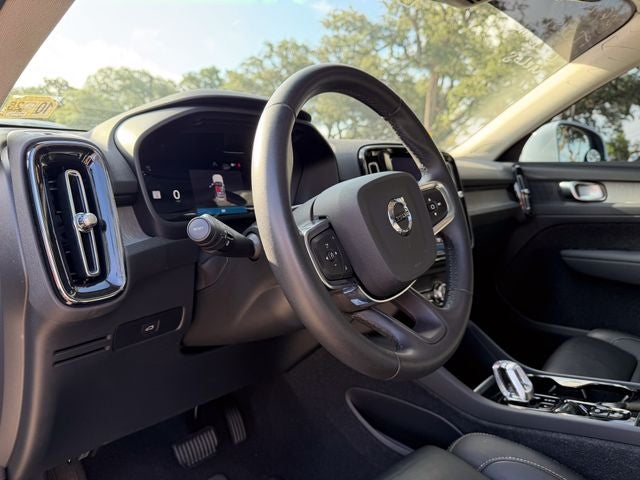2024 Volvo XC40 B5 Plus Bright Theme