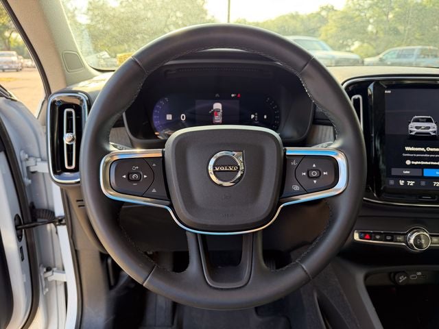 2024 Volvo XC40 B5 Plus Bright Theme