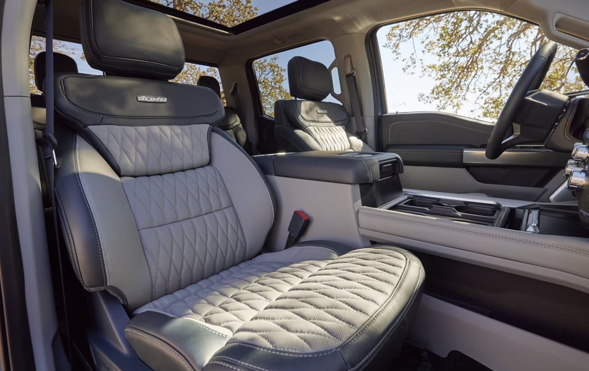 New 2024 Ford F-250 Super Duty Interior Design Near Me in San Antonio, TX