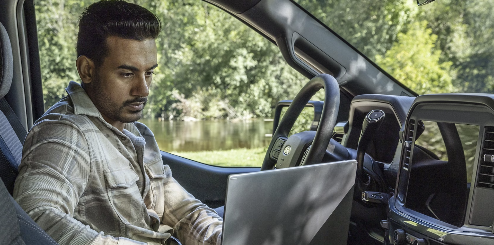 /static/dealer-15385/2025_Ford_F-150_Workspace.png